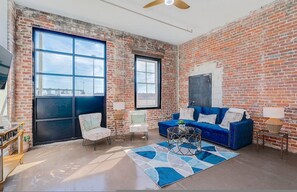 Apartment | 1 bedroom - The Safe House Downtown Newport News (Newport News)