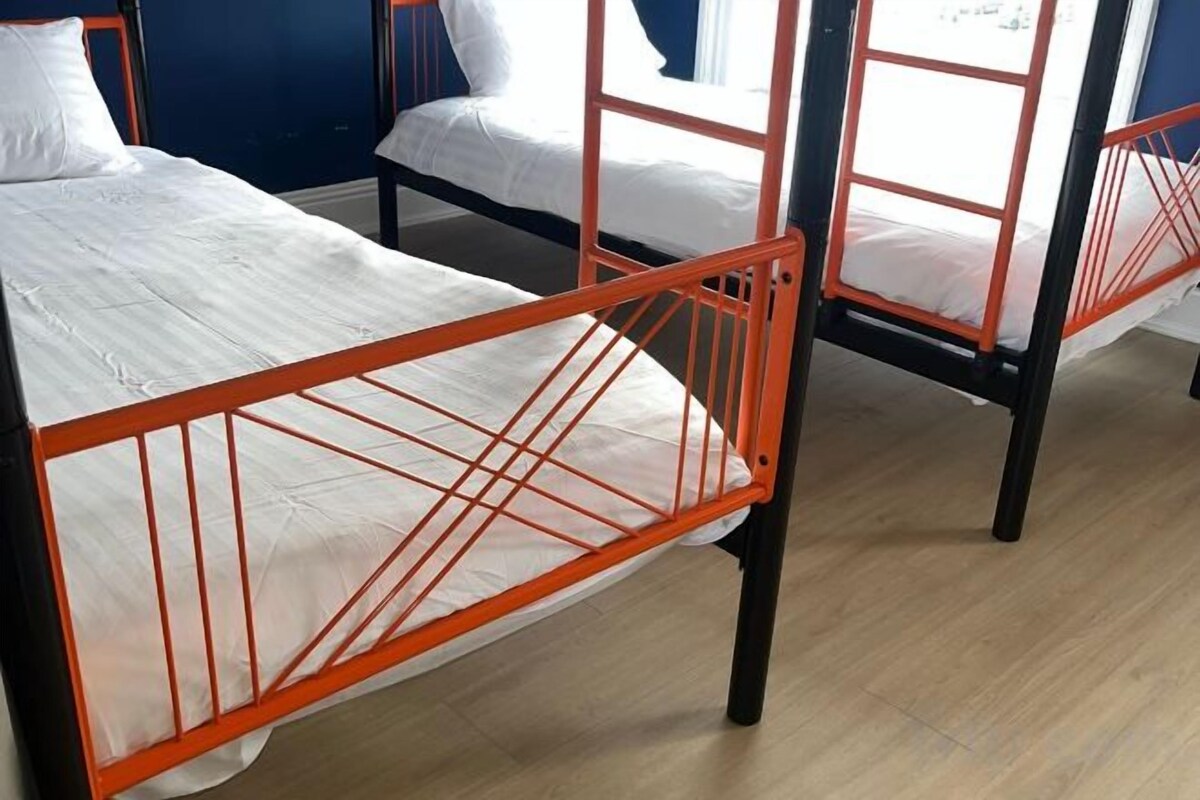 Free WiFi, bed sheets