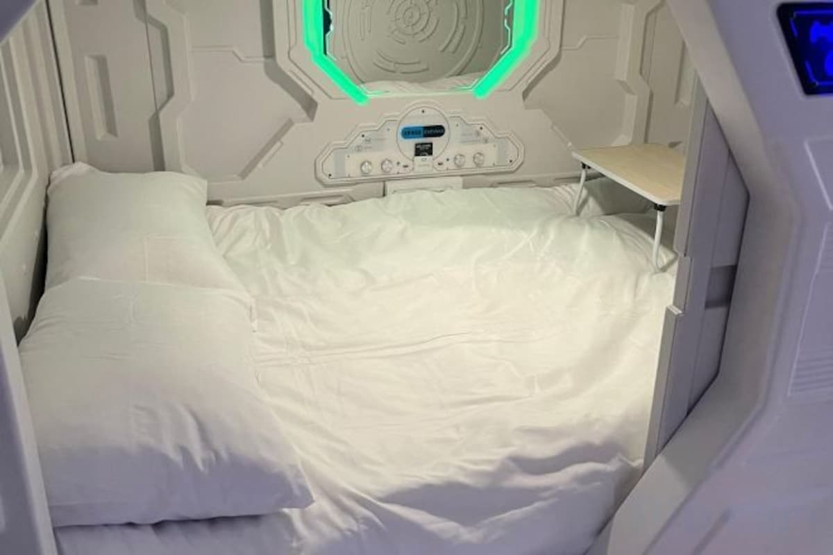 WiFi (free), bed sheets