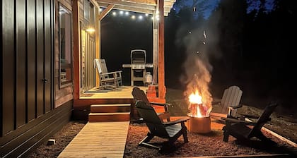 New Modern & Private Tiny Home on 21 acres