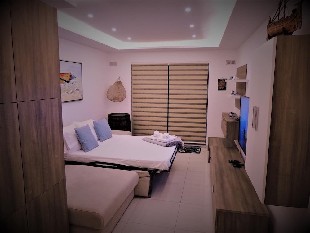 This apartment is a 2 bedroom(s), 2 bathrooms, located in IlMellieħa