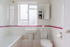 Bathroom - 1BD Loft Style Flat in the Heart of Islington (Greater London)
