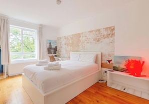 1 bedroom, desk, iron/ironing board, WiFi