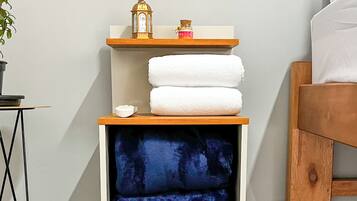 Soundproofing, free WiFi