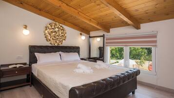 Family Villa, 3 Bedrooms, Private Pool, Garden View | 3 bedrooms, in-room safe, soundproofing, iron/ironing board