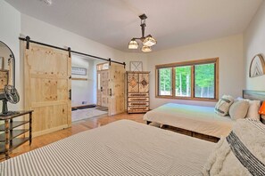 6 bedrooms, iron/ironing board, travel cot, WiFi