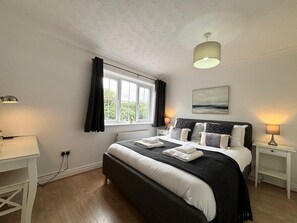 3 slaapkamers, een strijkplank/strijkijzer, gratis wifi