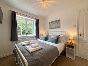3 bedrooms, iron/ironing board, free WiFi