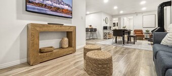 Walk to Ski! Hot Tub,Heated Pool on Transit Line