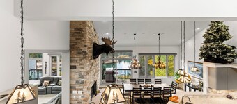 Spacious Condo Overlooking Keystone Lake w/ 2 Private Balconies & Fireplaces!