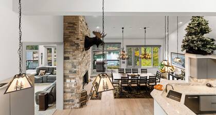 Spacious Condo Overlooking Keystone Lake w/ 2 Private Balconies & Fireplaces!