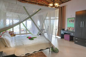 Villa | 8 bedrooms, iron/ironing board, free WiFi, bed sheets - Villa Fleurdelys - Sleeps 24 - Pool - Cool Jacuzzi (Makunduchi)