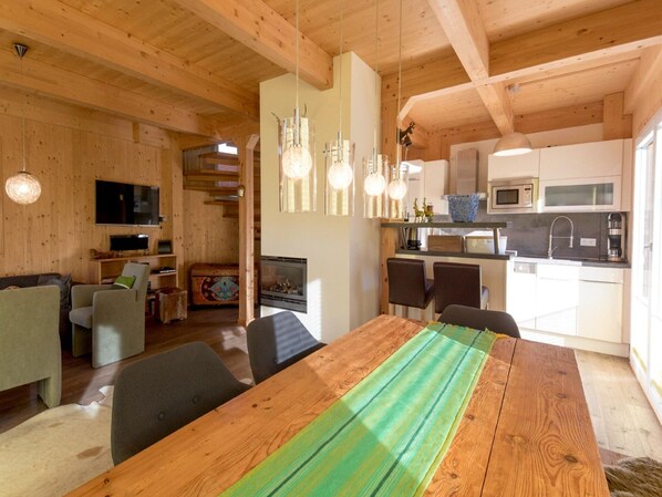 House | Private kitchen | Highchair