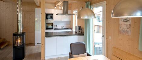 Chalé | Cozinha privada | Cadeirão de bebê