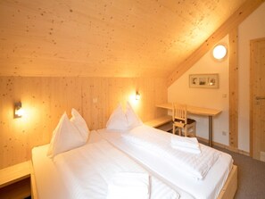 Chalet | 4 bedrooms, individually furnished, bed sheets - Pleasant Chalet With Sauna (Sankt Georgen am Kreischberg)