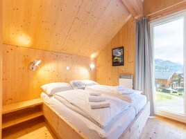 4 habitaciones, muebles diferentes y ropa de cama 