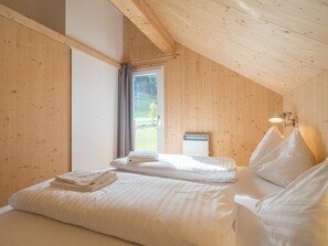 4 bedrooms, individually furnished, bed sheets - Superior Chalet With Sauna (Sankt Georgen am Kreischberg)