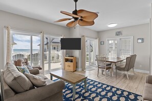 Smart TV - Aqua Vista #174 - Private Hot Tub, Community Pool, Dog Friendly! (North Topsail Beach)