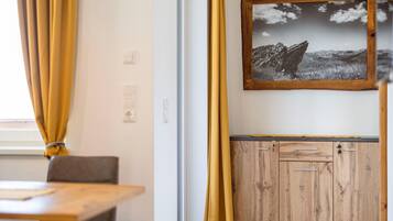 Apartment | Dining