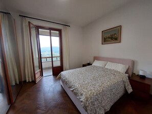 1 bedroom, WiFi, bed sheets - Cozy apartment nestled in the Chianti hills 10 km from Florence (Toscana)