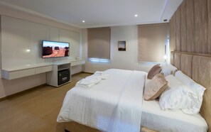 3 bedrooms, iron/ironing board, WiFi, bed sheets - Luxury 3-Bed Apartments in Ikoyi, with Pool, Gym, & Near Lagos' Top Attractions! (Lagos)