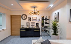 Interior - Luxury 3-Bed Apartments in Ikoyi, with Pool, Gym, & Near Lagos' Top Attractions! (Lagos)