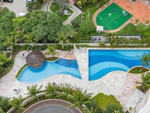 2 outdoor pools - Flat Mediterraneo com garagem  (Rio de Janeiro)