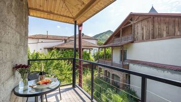 Deluxe Double Room, Mountain View | Terrace/patio