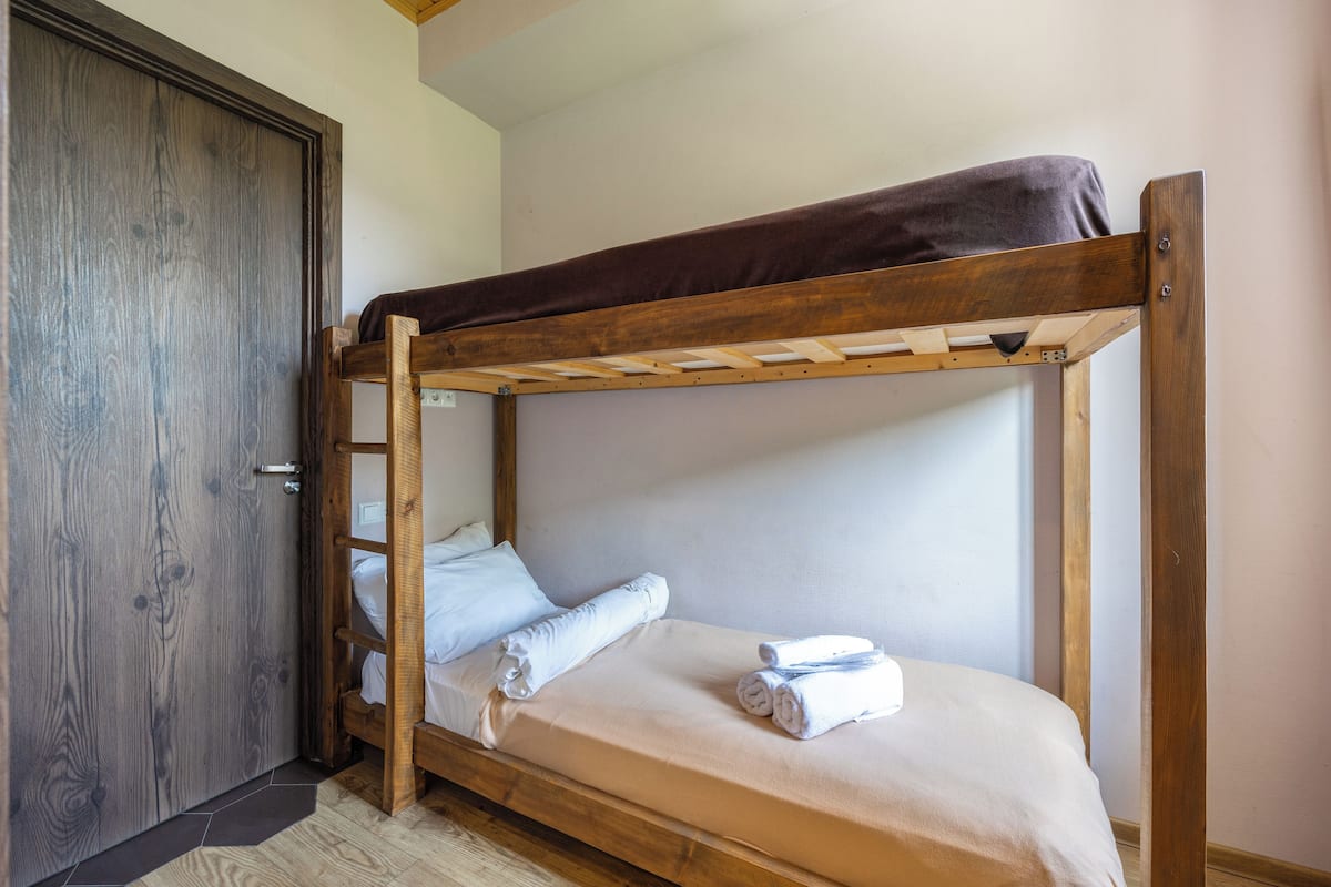 Single Room, Garden View