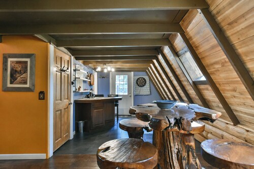 Spruce Creek Lodge: Classic A-Frame Mountain Retreat