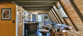 Spruce Creek Lodge: Classic A-Frame Mountain Retreat