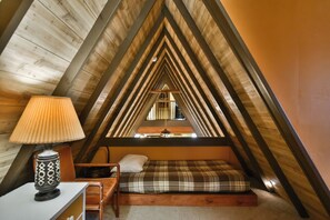 3 bedrooms, free WiFi, bed sheets - Spruce Creek Lodge: Classic A-Frame Mountain Retreat (Breckenridge)