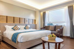 In-room safe, desk, laptop workspace, soundproofing