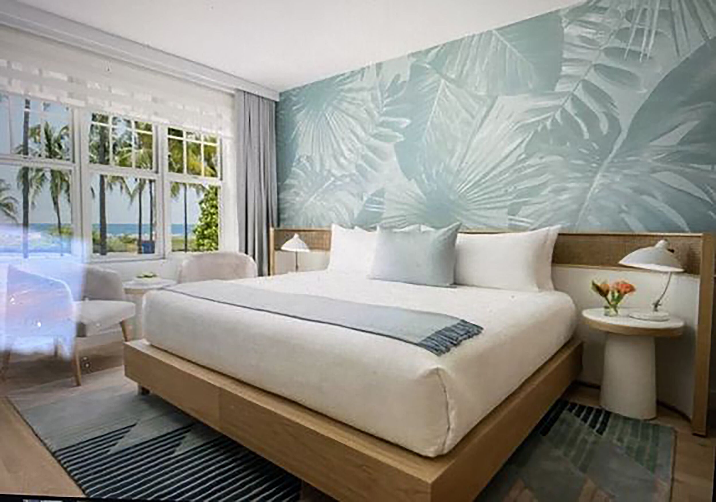 华丽双人房 | 客房内保险箱、办公桌、笔记本电脑工作区、隔音