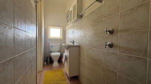 Shower, towels, soap, shampoo