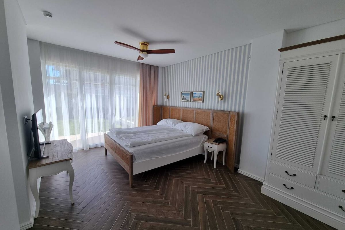 Wifi gratis y ropa de cama