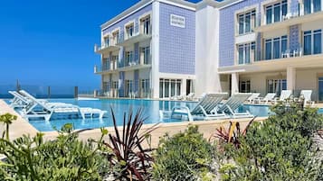 Piscina a l'aire lliure de temporada