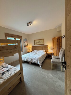 4 Schlafzimmer, Bügeleisen/Bügelbrett, WLAN, Bettwäsche