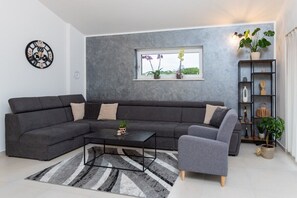 Fernseher, Stereoanlage