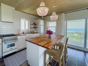 Bungalow, 1 Bedroom | Private kitchen
