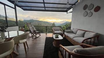 Comfort Duplex, 2 Bedrooms, Balcony, Mountain View | Terrace/patio