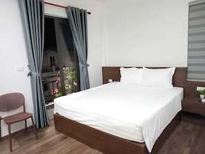 Chambre double ou avec lits jumeaux, vue sur la cour intérieure | Accès au Wi-Fi (inclus)