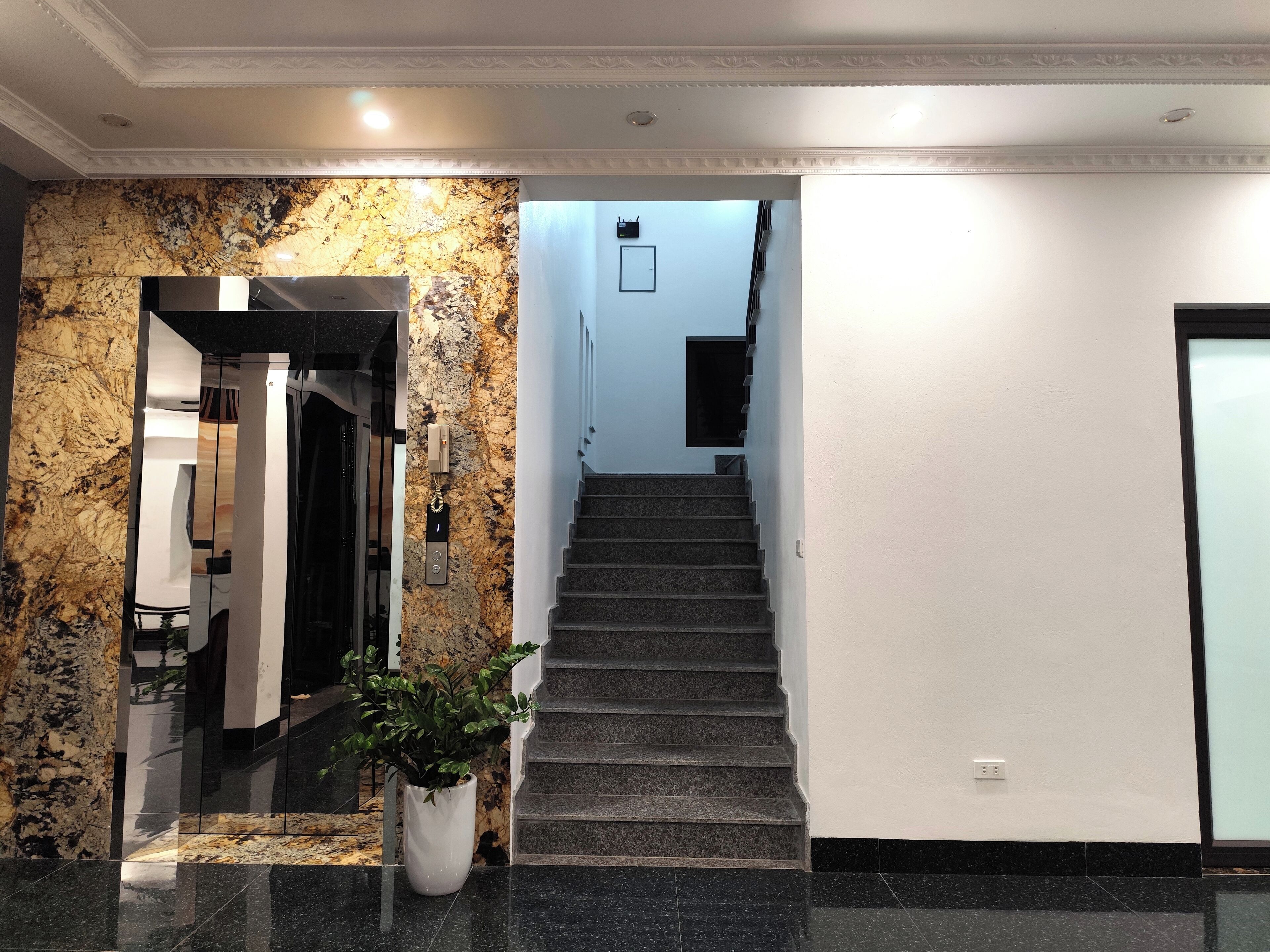 Quầy tiếp tân