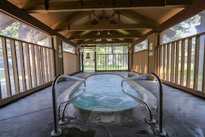 Condo, 3 habitaciones | Spa | Tina de hidromasaje