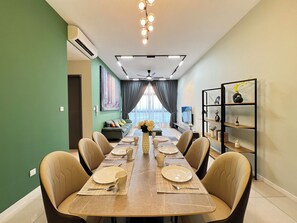Apartment, 3 Bedrooms | In-room dining - Paradigm Residence By Antlerzone (Johor Bahru)