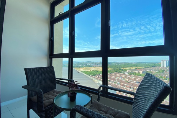 Apartment, 3 Schlafzimmer | Wohnbereich | 42-Zoll-Smart-TV mit Digitalempfang