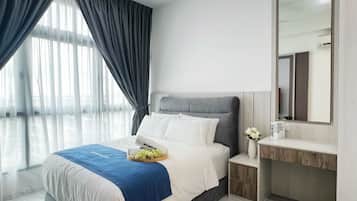 Premium Apartment, 3 Bedrooms | Desk, laptop workspace, iron/ironing board, free WiFi