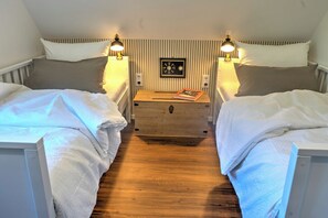 2 bedrooms, free WiFi, bed sheets, wheelchair access