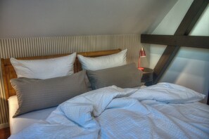 2 bedrooms, free WiFi, bed sheets, wheelchair access