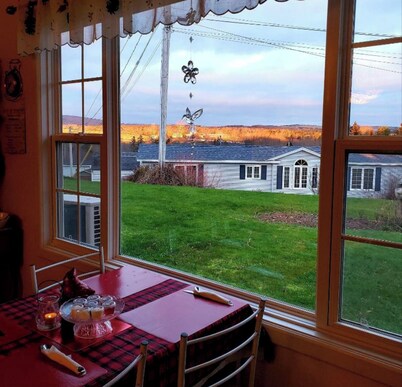 2 Bedroom Basement Apartment 